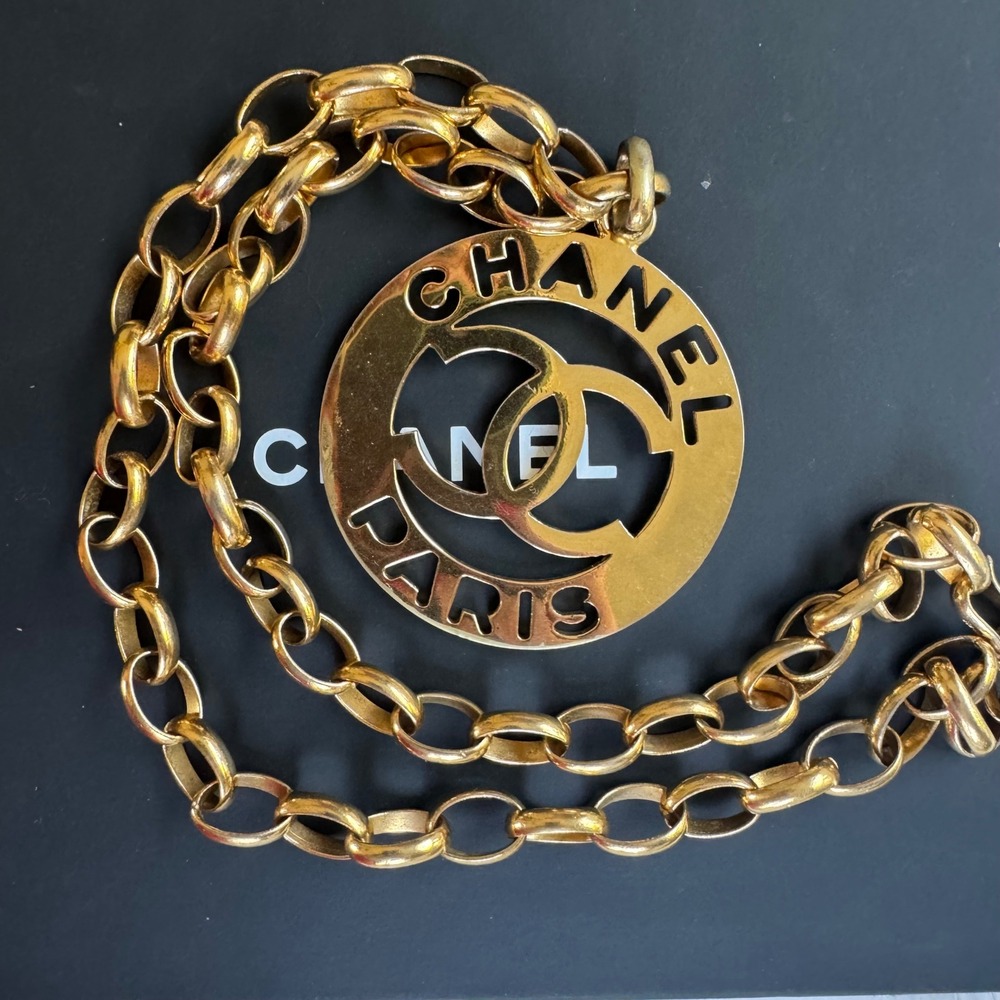 Chanel Paris Vintage CC Logo Medallion Necklace Chunky Link Chain